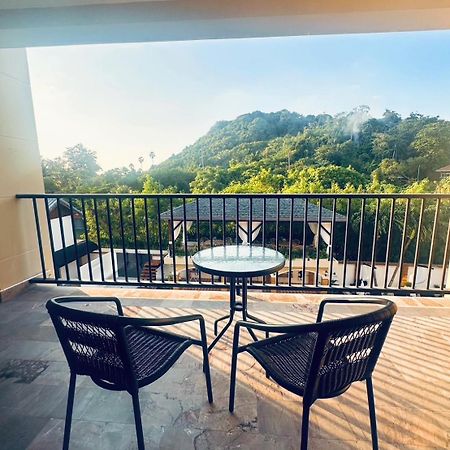 Ocean Pie Phuket - Adult Only Hotel Rawai Ngoại thất bức ảnh